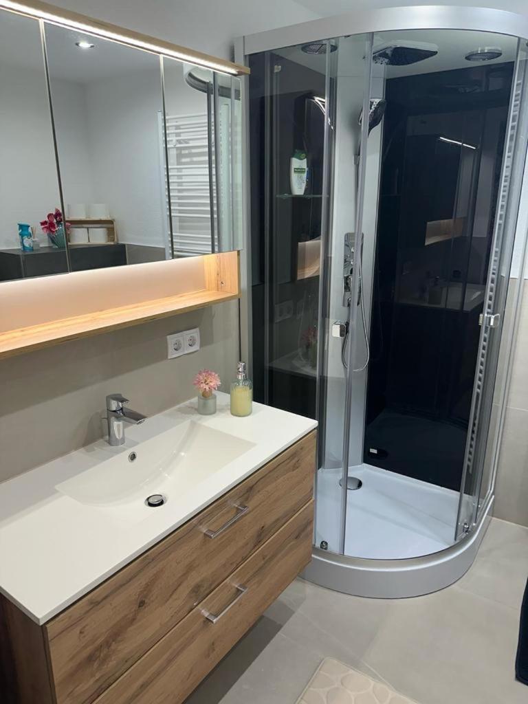 Moderne Ruhige Ferienwohnung Ubstadt-Weiher Esterno foto